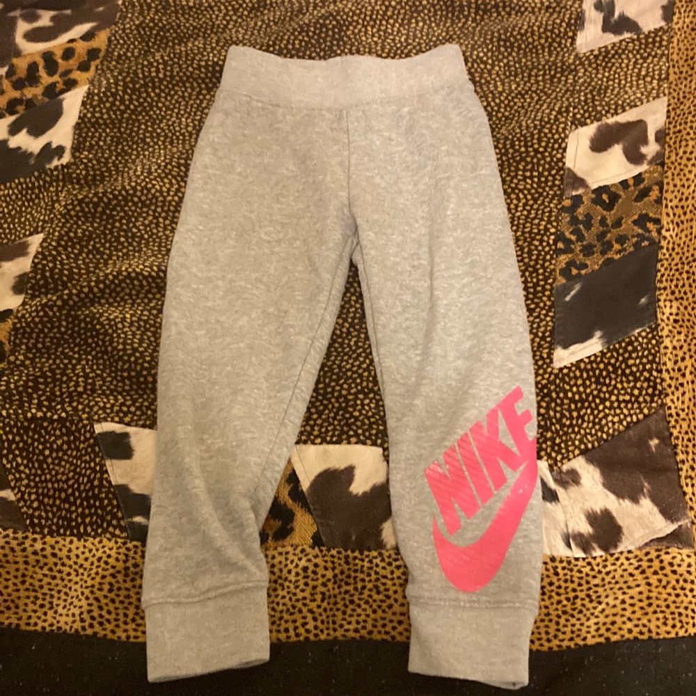 Nike pants size 3t to 4t